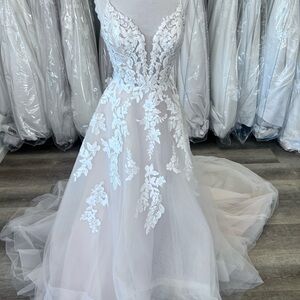 Mackenzie Eddy K | Floral Lace A-Line Wedding Dress